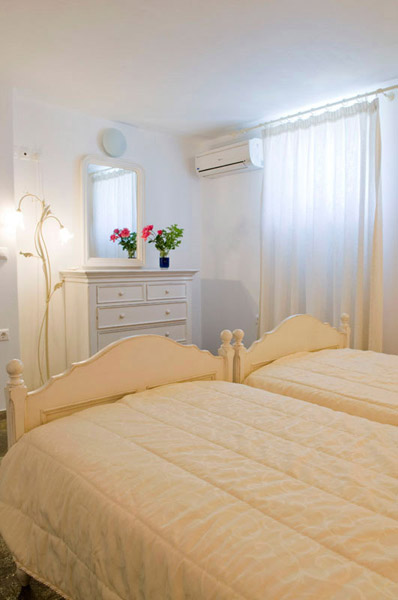 AMBELLAS MARE-PAROS
